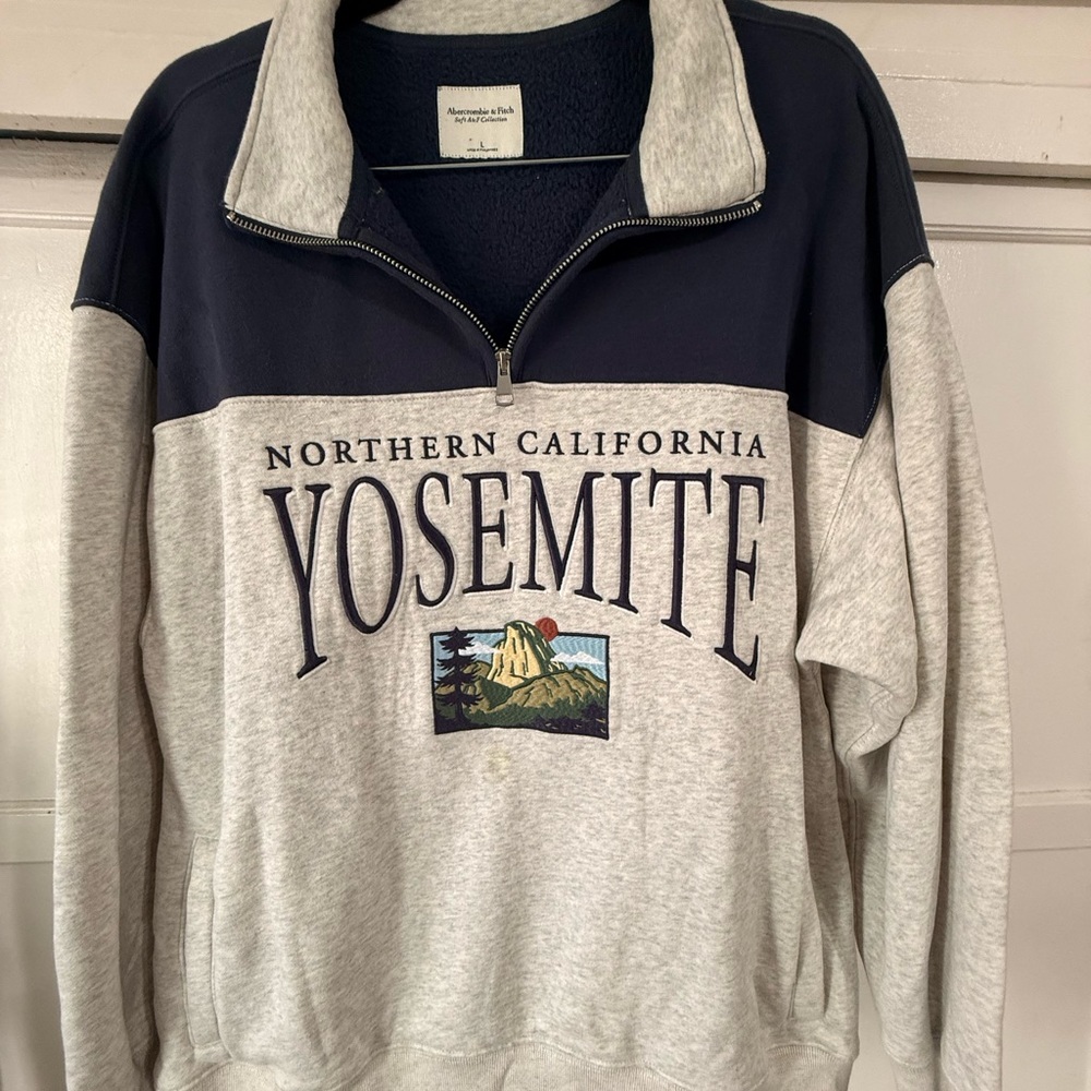 Abercrombie & Fitch Gray and Navy Zip Up Sweater
